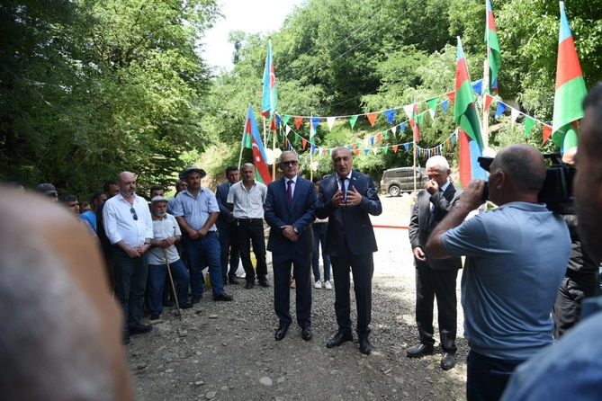 Lerik sakini öz təşəbbüsü ilə körpü inşa etdi — FOTOLAR Lerik sakini öz təşəbbüsü ilə körpü inşa etdi — FOTOLAR