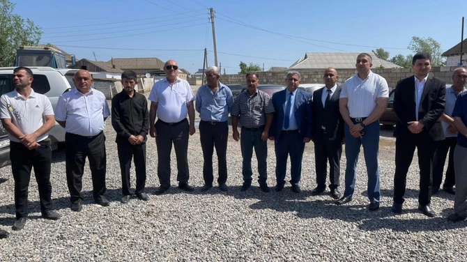 Salyanda Vətən Müharibəsi şəhidinin məzarı ziyarət olundu — FOTOLAR Salyanda Vətən Müharibəsi şəhidinin məzarı ziyarət olundu — FOTOLAR