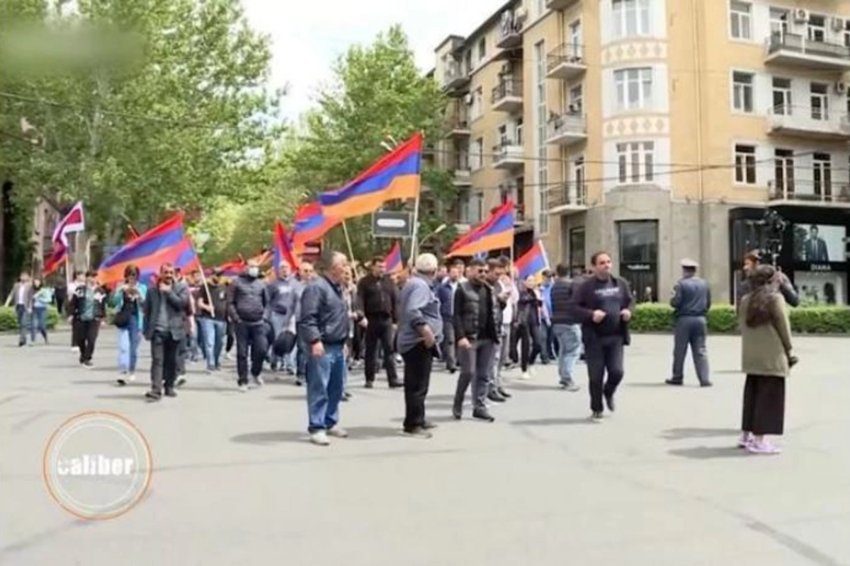 Dəliliyin hədsiz replikasiyası: Ermənistanın bipolyar və tripolyar siyasi sistemi — VİDEO