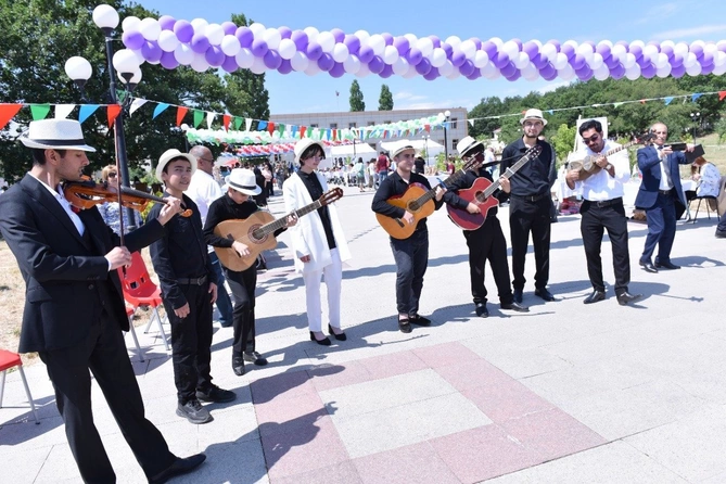 “Yay məktəbi”nə yekun vuruldu — FOTOLAR “Yay məktəbi”nə yekun vuruldu — FOTOLAR