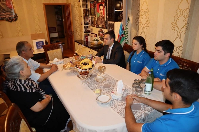 Heydər Əliyev Fondu şəhid ailələrinə Qurban bayramı münasibətilə sovqatlar göndərib — FOTO Heydər Əliyev Fondu şəhid ailələrinə Qurban bayramı münasibətilə sovqatlar göndərib — FOTO
