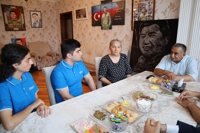 Heydər Əliyev Fondu şəhid ailələrinə Qurban bayramı münasibətilə sovqatlar göndərib — FOTO Heydər Əliyev Fondu şəhid ailələrinə Qurban bayramı münasibətilə sovqatlar göndərib — FOTO