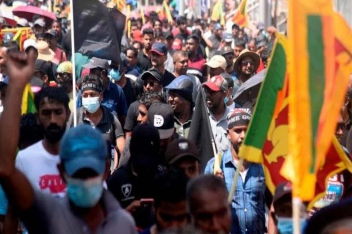 Şri-Lankanın prezidenti vəBaş naziri istefa verdi