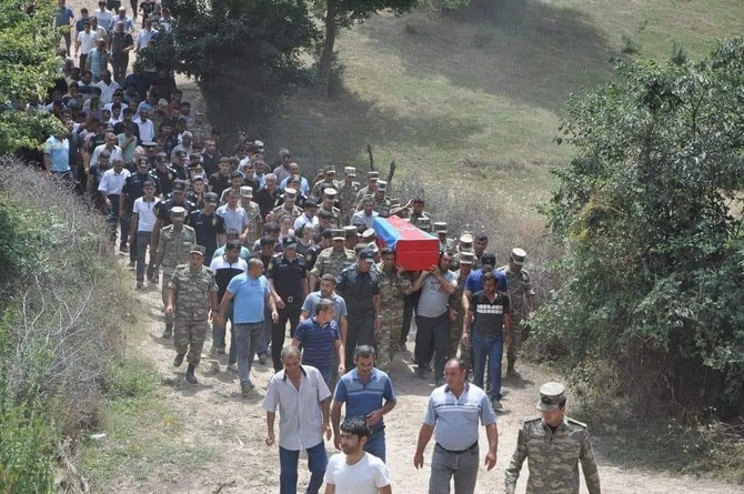 Əsgərimiz Tovuzda dəfn edildi — FOTOLAR Əsgərimiz Tovuzda dəfn edildi — FOTOLAR