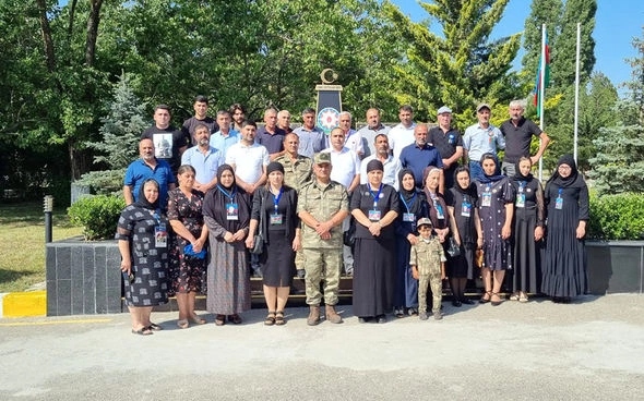 Azərbaycan Ordusunda Qurban bayramı qeyd edildi — FOTO Azərbaycan Ordusunda Qurban bayramı qeyd edildi — FOTO