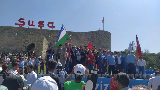 Mədət Quliyev bu şəxsə ev bağışladı — FOTOLAR