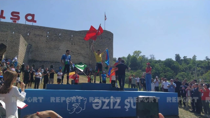Mədət Quliyev bu şəxsə ev bağışladı — FOTOLAR
