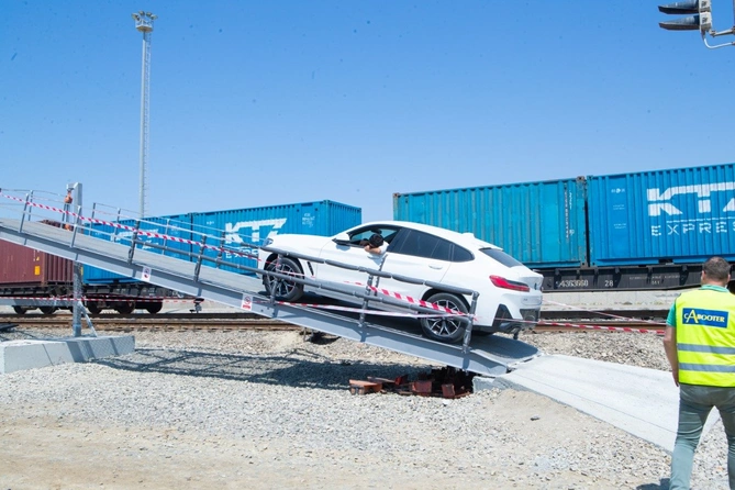 Bakı Limanı logistik şirkətlərə müasir xidmətlər və imkanlar təklif edir — FOTOLAR Bakı Limanı logistik şirkətlərə müasir xidmətlər və imkanlar təklif edir — FOTOLAR