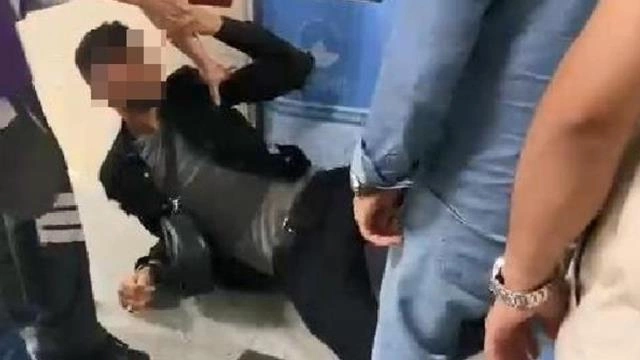 Metroda qadınların şəklini çəkən şəxsi döydülər — FOTOLAR