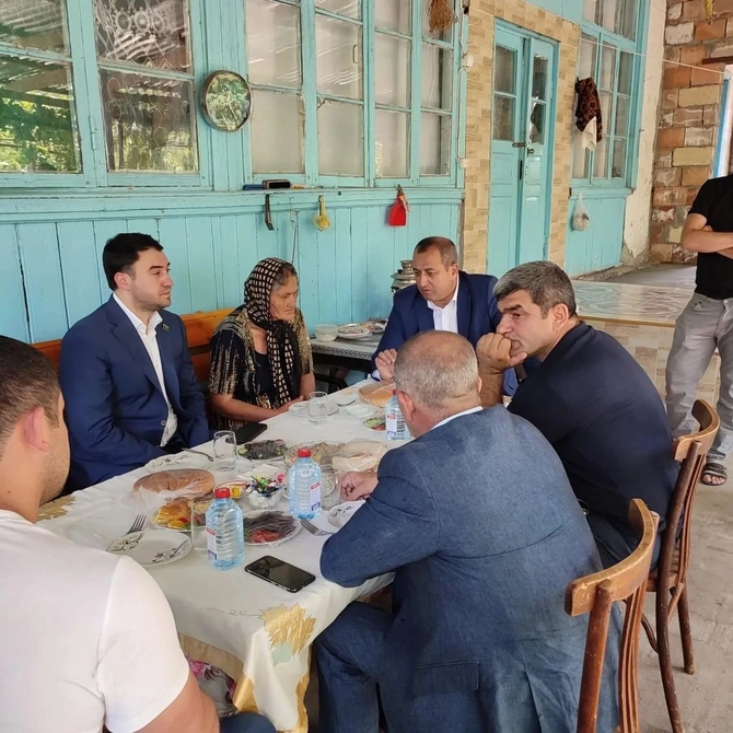 Sabirabadın deputatı qazi Elvin haqda danışdı: “Məndən xahiş etmişdi ki...” (FOTOLAR) Sabirabadın deputatı qazi Elvin haqda danışdı: “Məndən xahiş etmişdi ki...” (FOTOLAR)
