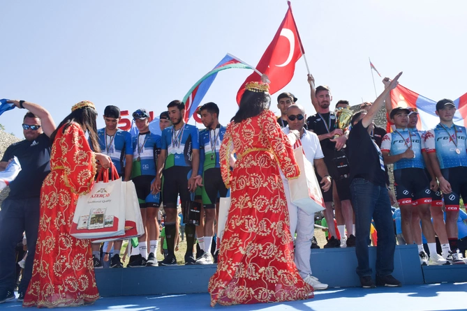 “Azerçay” “Əziz Şuşa” adlı beynəlxalq velosiped yarışını dəstəklədi — FOTOLAR “Azerçay” “Əziz Şuşa” adlı beynəlxalq velosiped yarışını dəstəklədi — FOTOLAR