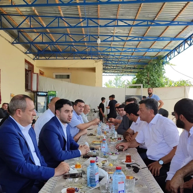 Sabirabadın deputatı qazi Elvin haqda danışdı: “Məndən xahiş etmişdi ki...” (FOTOLAR) Sabirabadın deputatı qazi Elvin haqda danışdı: “Məndən xahiş etmişdi ki...” (FOTOLAR)