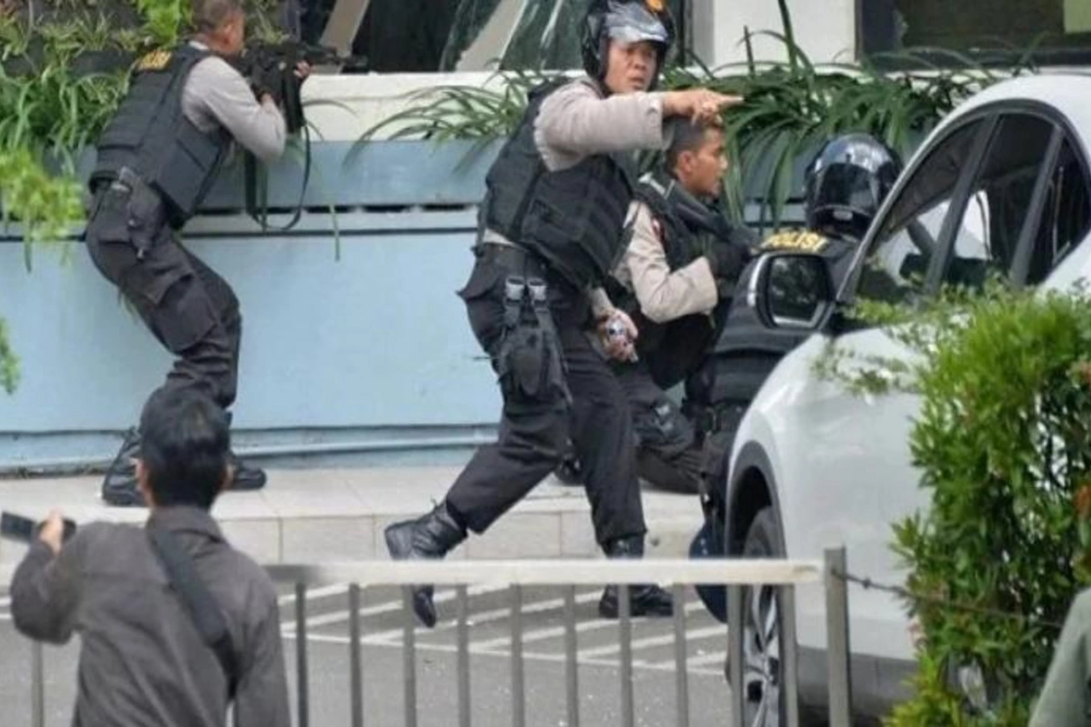 İndoneziyada silahlı hücum zamanı 10 nəfər öldü