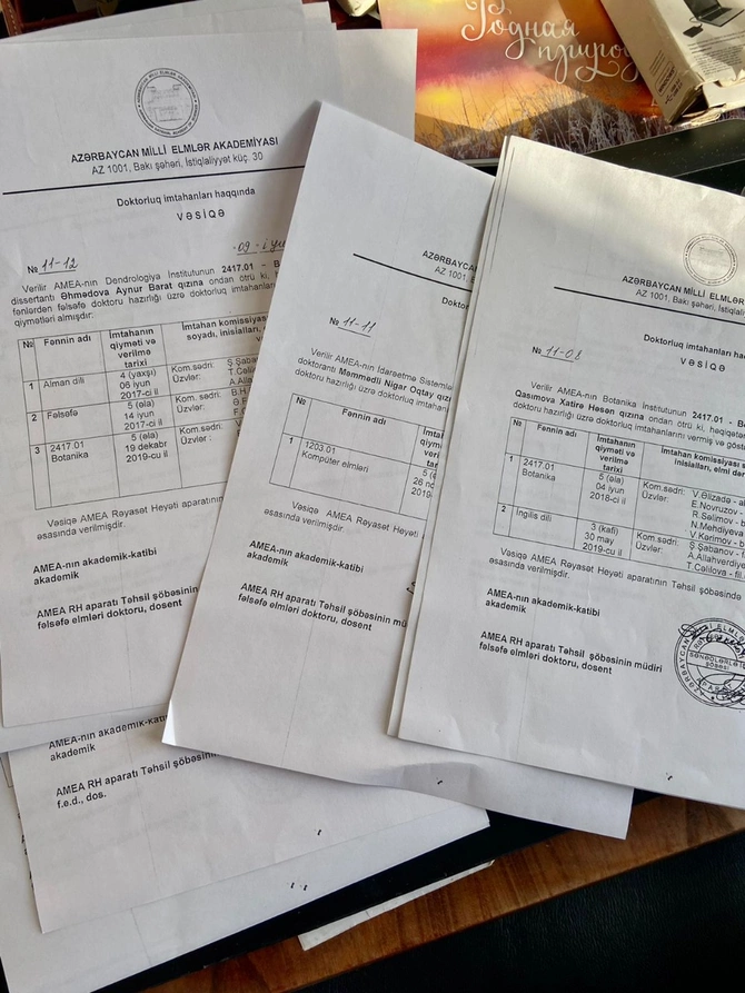 AMEA-da Ramiz Mehdiyevin adamı özünü “fəlsəfə elmləri doktoru” kimi qələmə verir? — FOTO