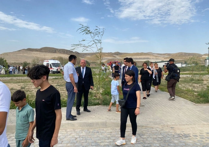 Ağalılar öz torpaqlarında — FOTO Ağalılar öz torpaqlarında — FOTO