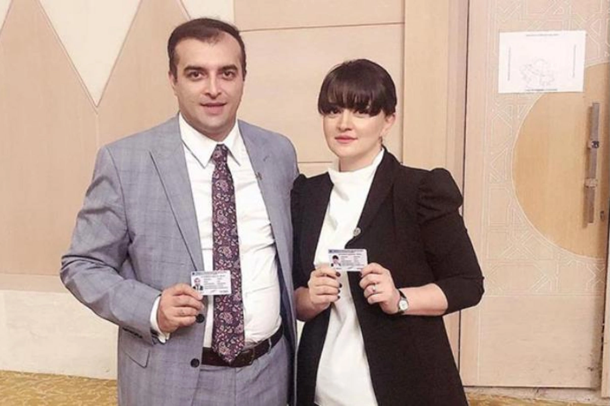 Xanımı ilə eyni gündə vəkil oldu