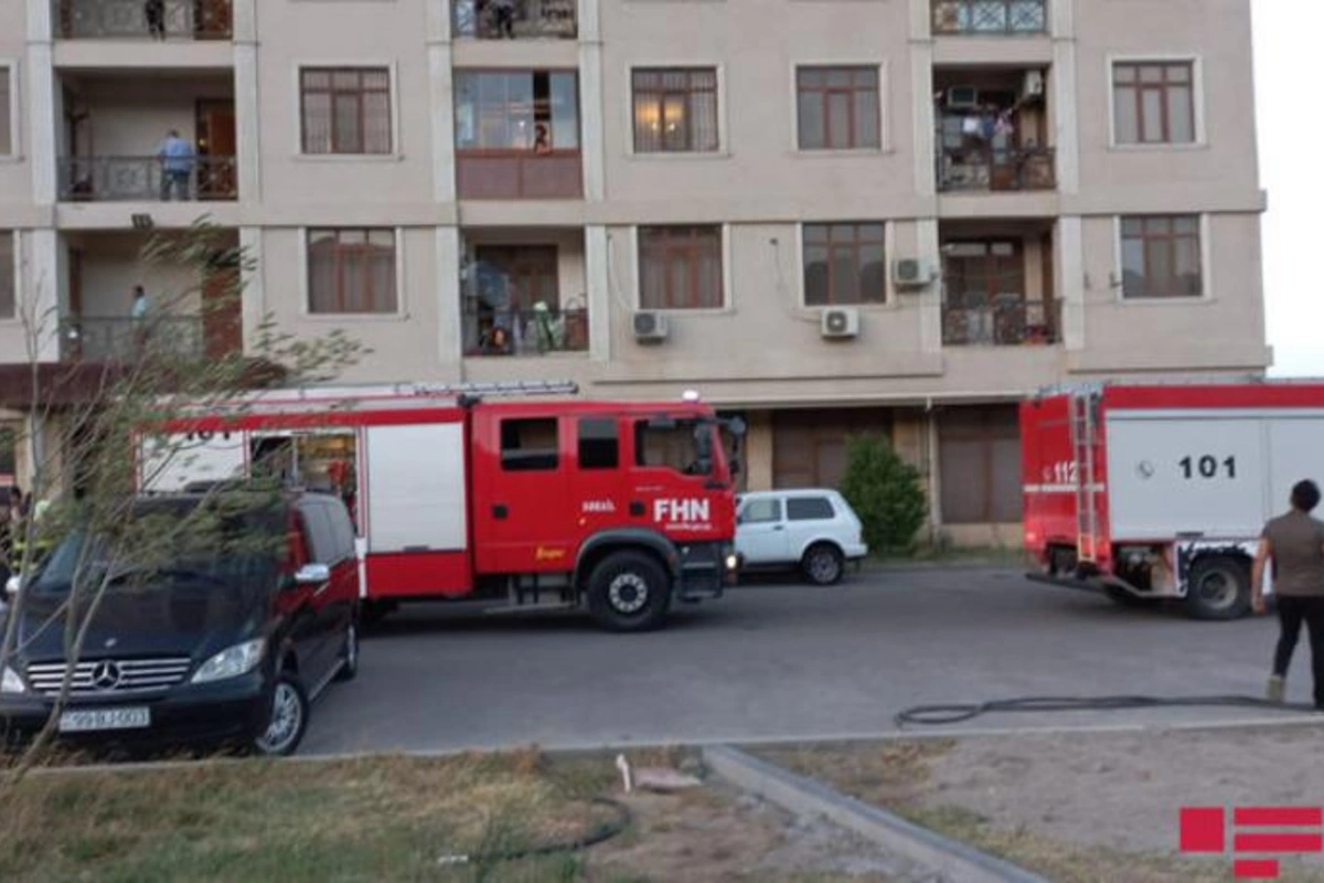 Jurnalistlər binasındakı yanğın söndürüldü — FOTO (YENİLƏNDİ)