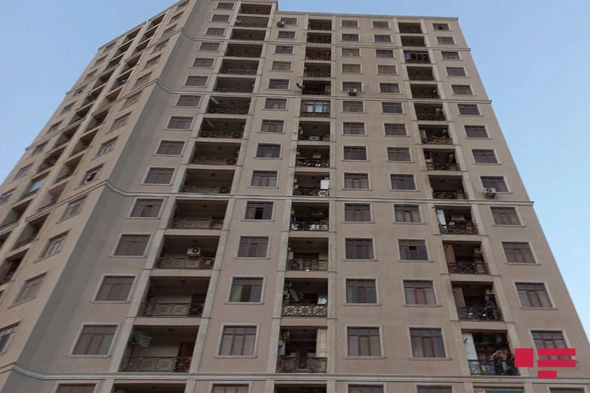 Jurnalistlər binasındakı yanğın söndürüldü — FOTO (YENİLƏNDİ) Jurnalistlər binasındakı yanğın söndürüldü — FOTO (YENİLƏNDİ)