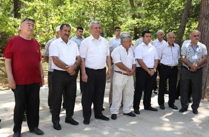 “Azəriqaz”ın məsul şəxsləri Binəqədi sakinlərinin müraciətlərini dinlədi “Azəriqaz”ın məsul şəxsləri Binəqədi sakinlərinin müraciətlərini dinlədi