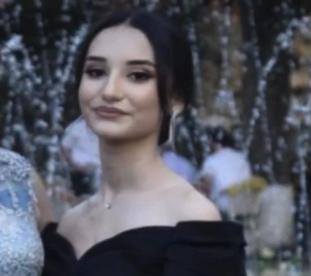 Dənizdə batan 2 bacının FOTOLARI Dənizdə batan 2 bacının FOTOLARI