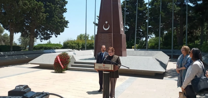 Türkiyənin ailə və sosial xidmətlər naziri ümummilli lider Heydər Əliyevin məzarını, Şəhidlər Xiyabanı və Türk Şəhidliyini ziyarət edib — FOTO