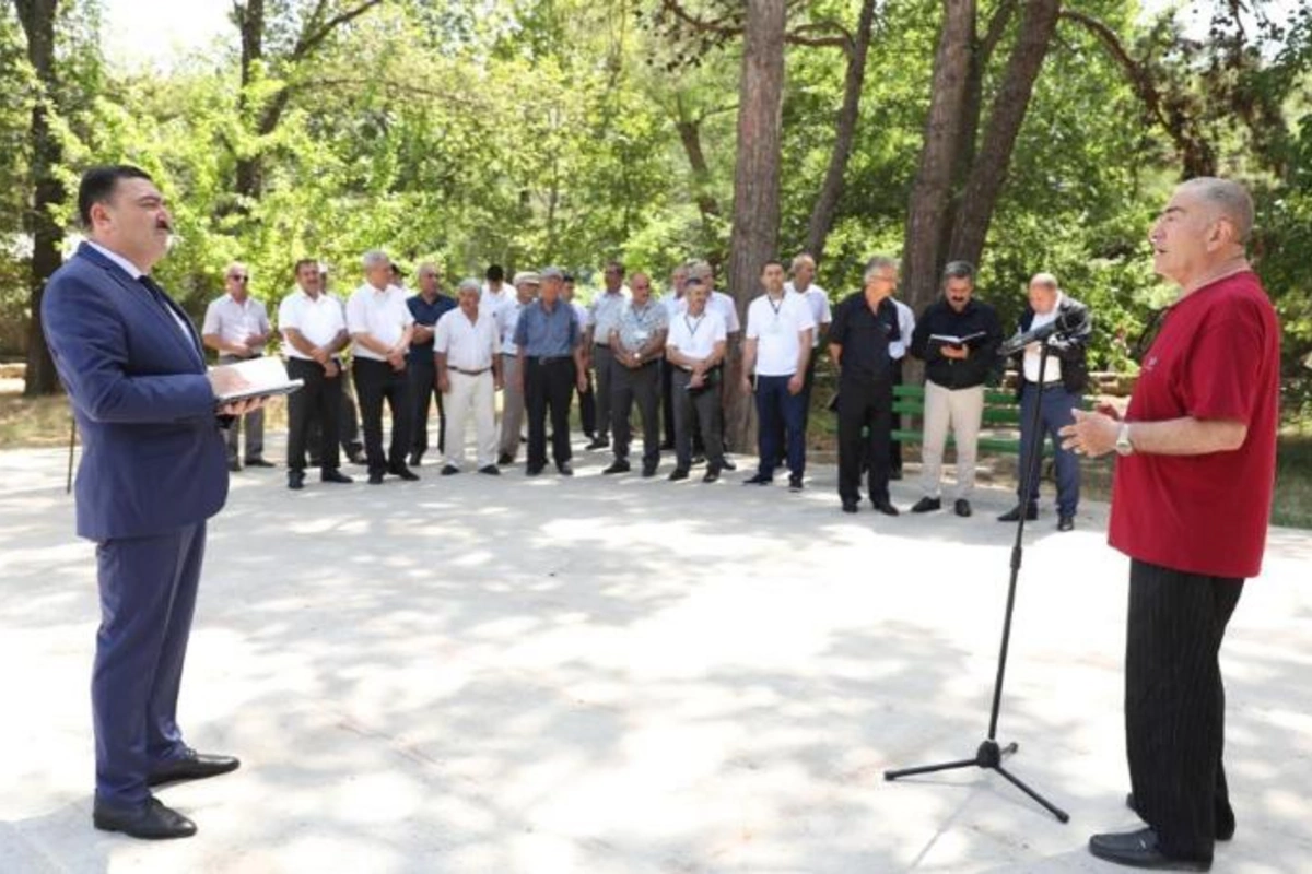 “Azəriqaz”ın məsul şəxsləri Binəqədi sakinlərinin müraciətlərini dinlədi