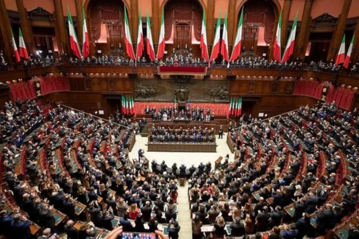 İtaliyada növbədənkənar parlament seçkilərinin tarixi açıqlandı