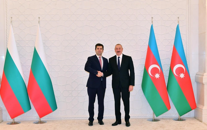 İlham Əliyevin Bolqarıstanın baş naziri ilə təkbətək görüşü keçirildi — YENİLƏNİB İlham Əliyevin Bolqarıstanın baş naziri ilə təkbətək görüşü keçirildi — YENİLƏNİB