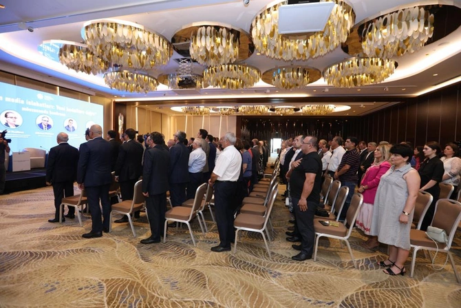 “Dərinləşən media islahatları: Yeni hədəflərə doğru” mövzusunda konfrans keçirildi — FOTOLAR