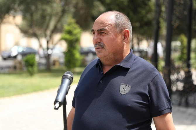 Sakinlər “Açıq mikrofon” vasitəsi ilə müraciətlərini ünvanladılar — FOTOLAR Sakinlər “Açıq mikrofon” vasitəsi ilə müraciətlərini ünvanladılar — FOTOLAR