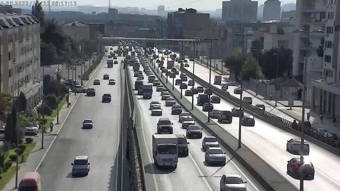 Bakının bu küçə və prospektlərində sıxlıq var — FOTO