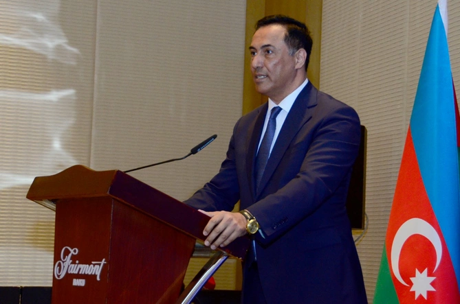 “Benilüks” və “Dayaq” media nümayəndələrini təltif etdi — FOTOLAR “Benilüks” və “Dayaq” media nümayəndələrini təltif etdi — FOTOLAR