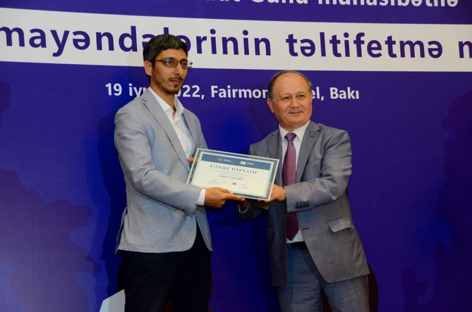 “Benilüks” və “Dayaq” media nümayəndələrini təltif etdi — FOTOLAR “Benilüks” və “Dayaq” media nümayəndələrini təltif etdi — FOTOLAR