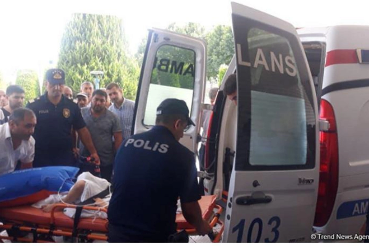 Yolu keçmək istəyən 3 azyaşlını maşın vurdu — FOTO