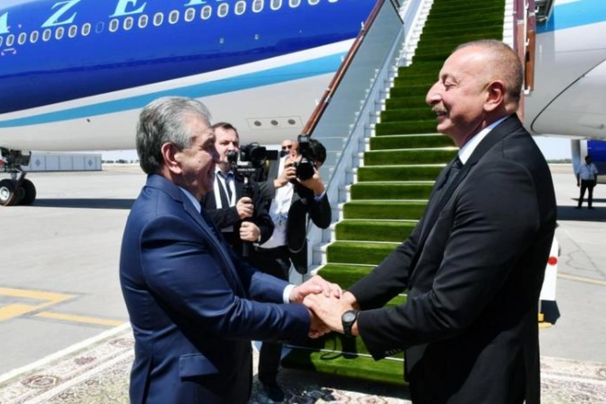 Prezident İlham Əliyev özbəkistanlı həmkarını Azərbaycana rəsmi səfərə dəvət etdi
