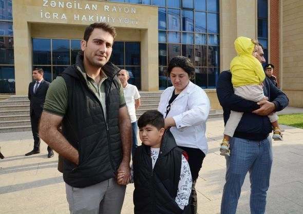 Ağalı kəndinə əhalinin köçürülməsinin birinci mərhələsi başa çatdı — FOTOLAR Ağalı kəndinə əhalinin köçürülməsinin birinci mərhələsi başa çatdı — FOTOLAR