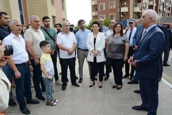 Ağalı kəndinə əhalinin köçürülməsinin birinci mərhələsi başa çatdı — FOTOLAR Ağalı kəndinə əhalinin köçürülməsinin birinci mərhələsi başa çatdı — FOTOLAR