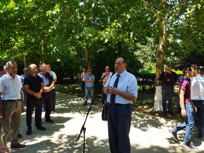 Şabran sakinləri müraciətlərini “Açıq mikrofon”dan ünvanladılar — FOTOLAR Şabran sakinləri müraciətlərini “Açıq mikrofon”dan ünvanladılar — FOTOLAR