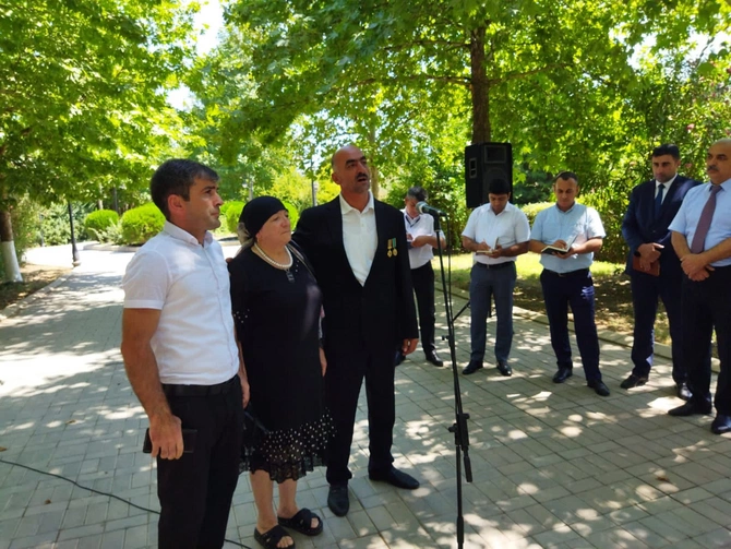 Şabran sakinləri müraciətlərini “Açıq mikrofon”dan ünvanladılar — FOTOLAR Şabran sakinləri müraciətlərini “Açıq mikrofon”dan ünvanladılar — FOTOLAR