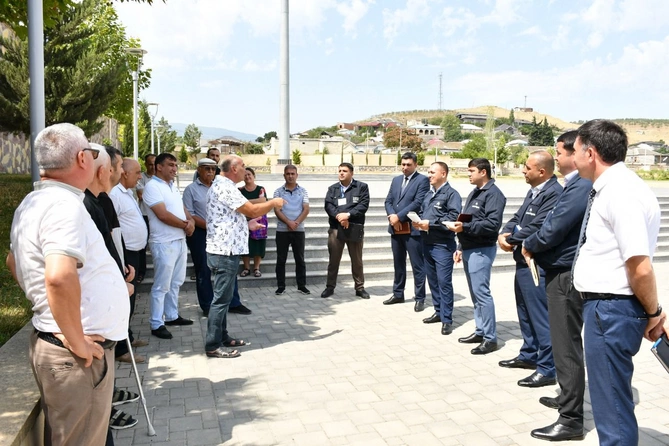 Növbəti “Açıq mikrofon” Siyəzən rayonunda quruldu — FOTOLAR Növbəti “Açıq mikrofon” Siyəzən rayonunda quruldu — FOTOLAR