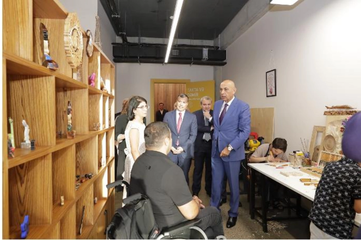 DOST Mərkəzində “Təklif” adlı tamaşanın premyerası oldu — FOTOLAR