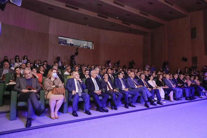 DOST Mərkəzində “Təklif” adlı tamaşanın premyerası oldu — FOTOLAR