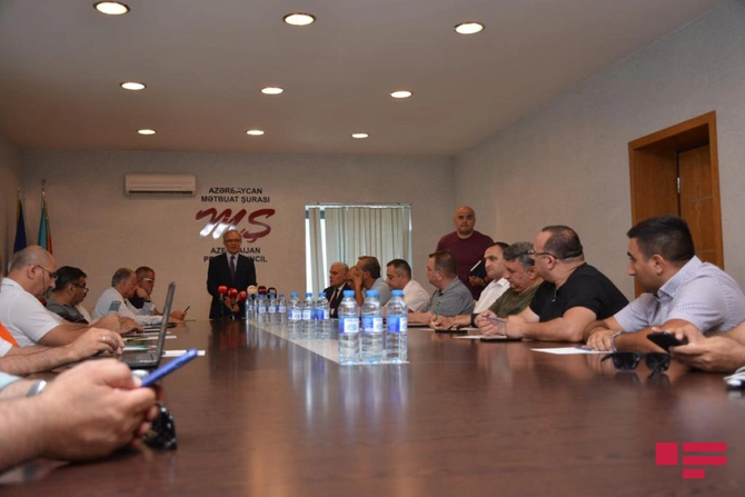 Mətbuat Şurasında Orduya dair bilgilərin yayılması ilə bağlı toplantı keçirildi — FOTOLAR