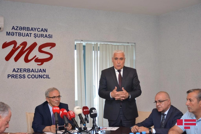Mətbuat Şurasında Orduya dair bilgilərin yayılması ilə bağlı toplantı keçirildi — FOTOLAR