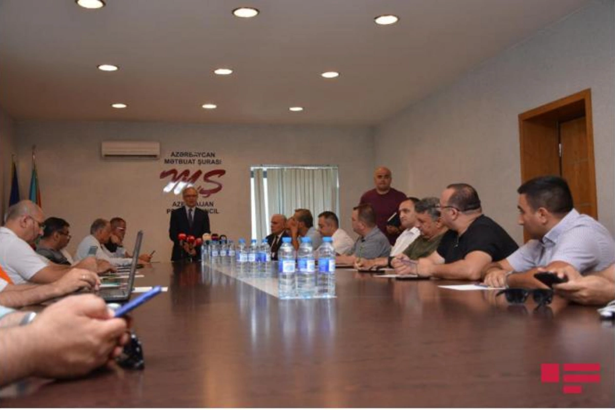 Mətbuat Şurasında Orduya dair bilgilərin yayılması ilə bağlı toplantı keçirildi — FOTOLAR