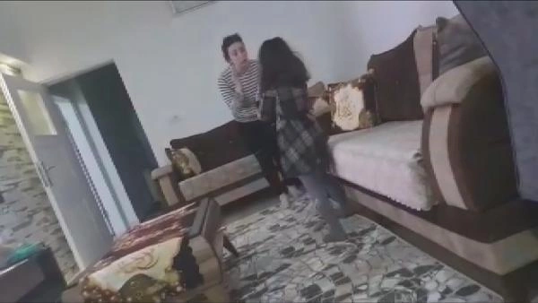 Uşaqları döyən arvadını videoya çəkib polisə verdi — FOTOLAR Uşaqları döyən arvadını videoya çəkib polisə verdi — FOTOLAR