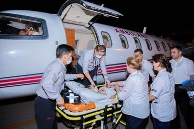 Səhhətində ciddi problemlər olan şəhid övladı Türkiyəyə göndərildi — FOTOLAR