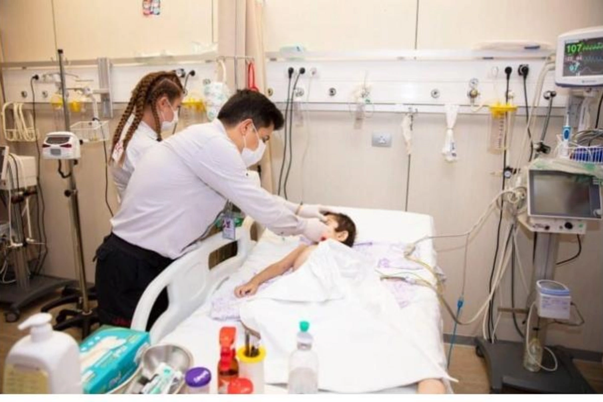 Səhhətində ciddi problemlər olan şəhid övladı Türkiyəyə göndərildi — FOTOLAR