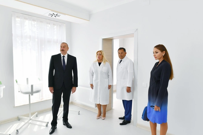 İlham Əliyev və Mehriban Əliyeva Bakıda doğum evində yaradılan şəraitlə tanış oldular — FOTOLAR İlham Əliyev və Mehriban Əliyeva Bakıda doğum evində yaradılan şəraitlə tanış oldular — FOTOLAR