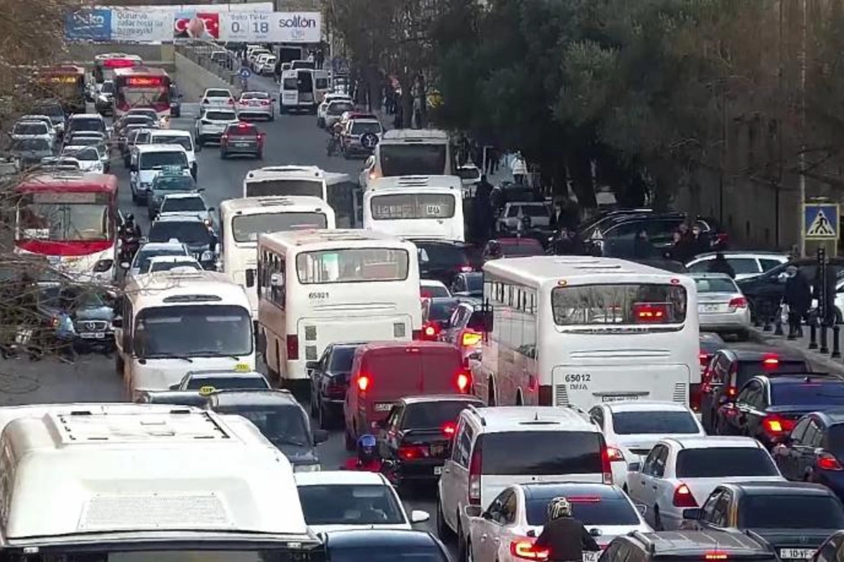 Hazırda tıxac olan yolların SİYAHISI